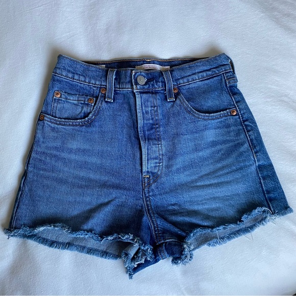 Levi’s ribcage jean shorts - Picture 1 of 7
